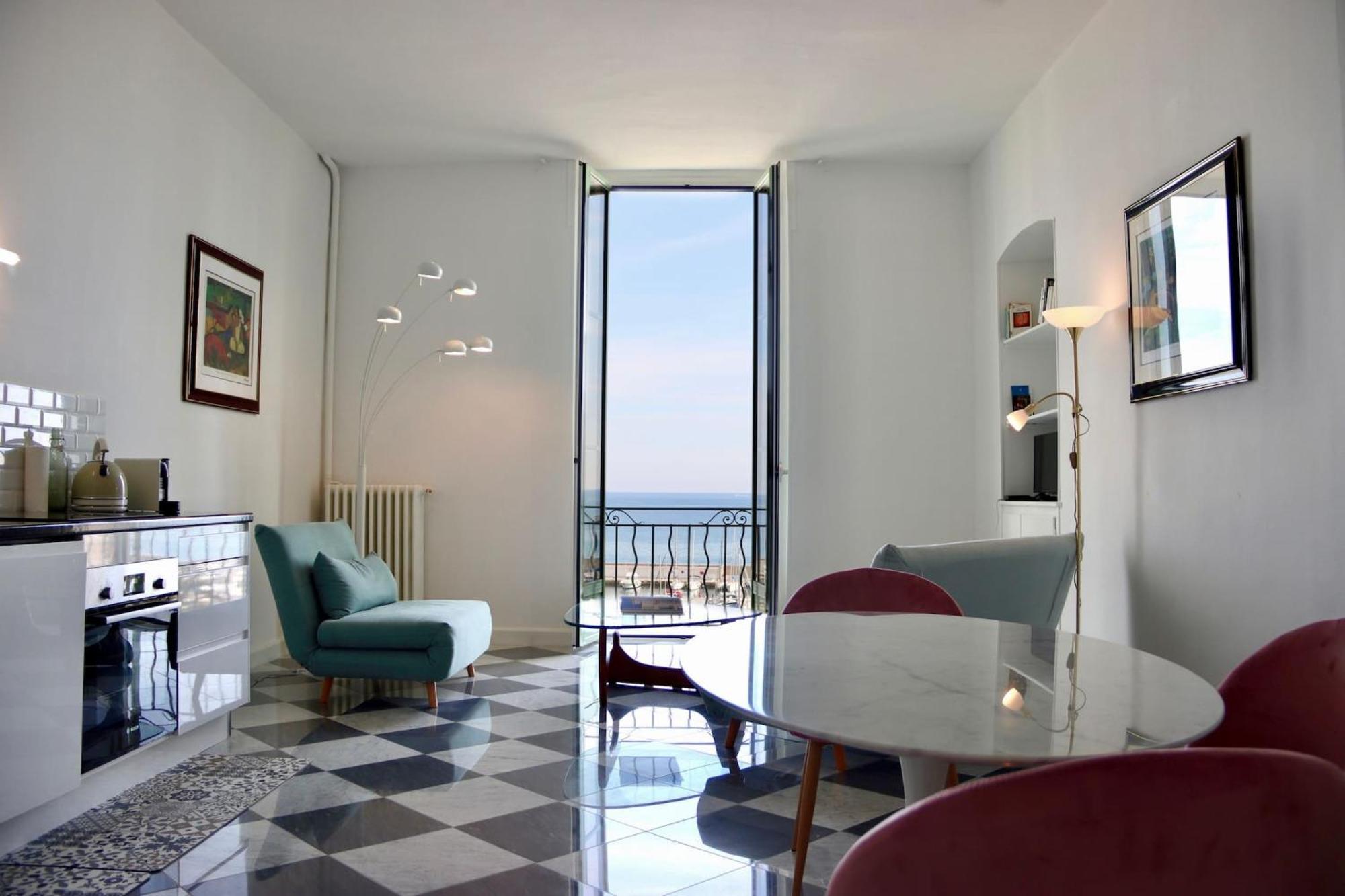 "Le Grand Hotel" Prestigieux Et Unique, Vue Mer 芒通 外观 照片